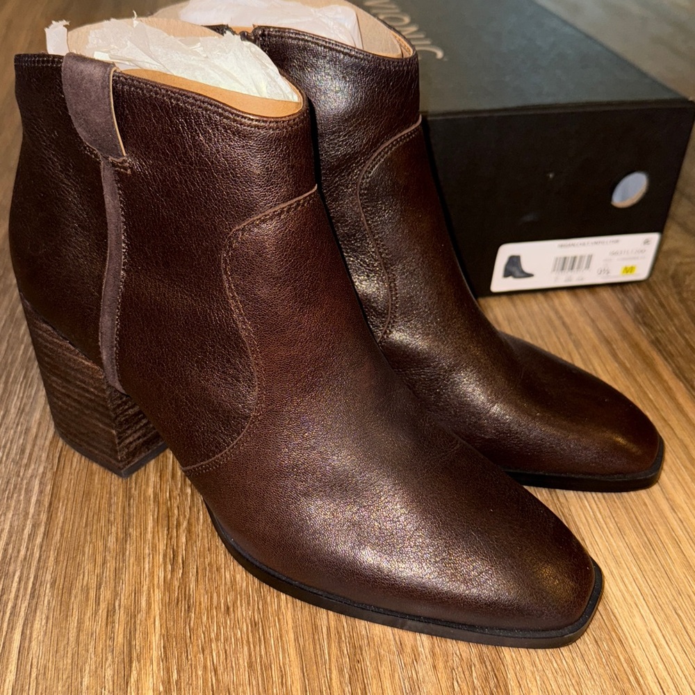 Vionic Womens Regan Brown Leather Heels Waterproof Ankle Boots Shoes size 9.5
